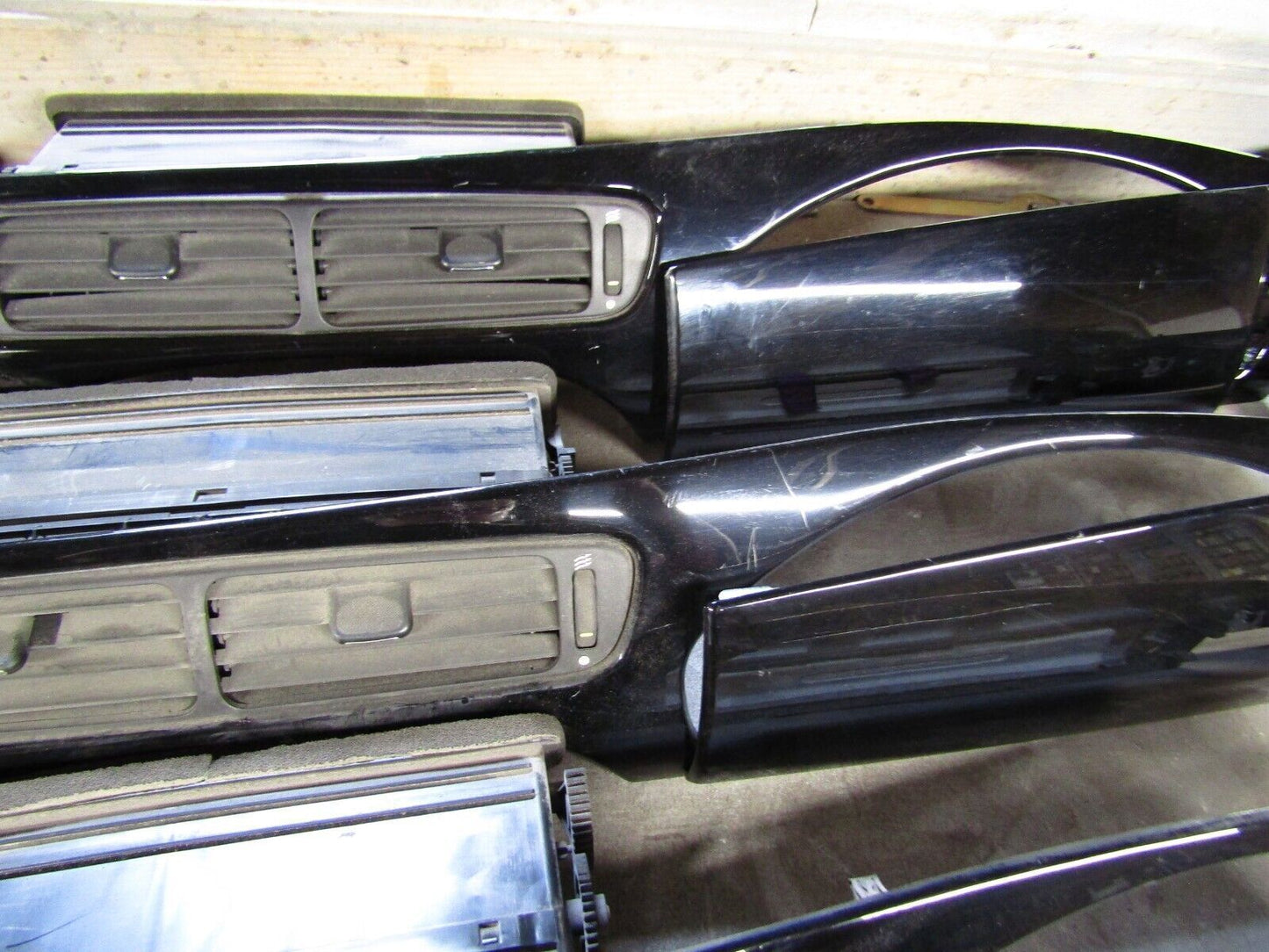 JAGUAR X TYPE DASHBOARD/VENTS  TRIM KIT X 1 ( PIANO BLACK ) 1X43-F045H48