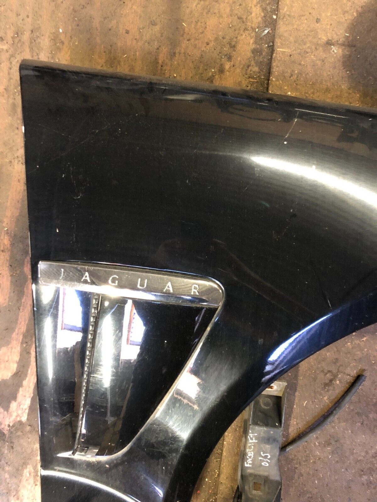 JAGUAR XF X250 FACELIFT DRIVERS WING FENDER PANEL & MOUNTING BRACKET