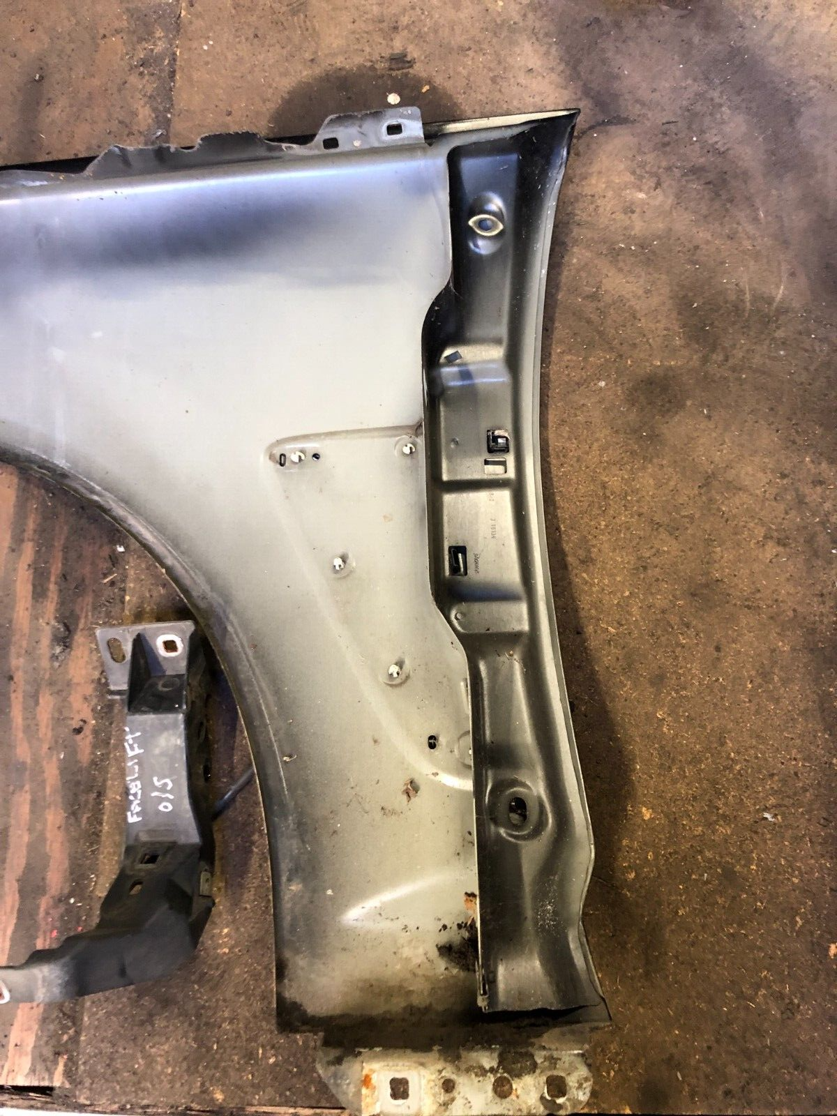 JAGUAR XF X250 FACELIFT DRIVERS WING FENDER PANEL & MOUNTING BRACKET