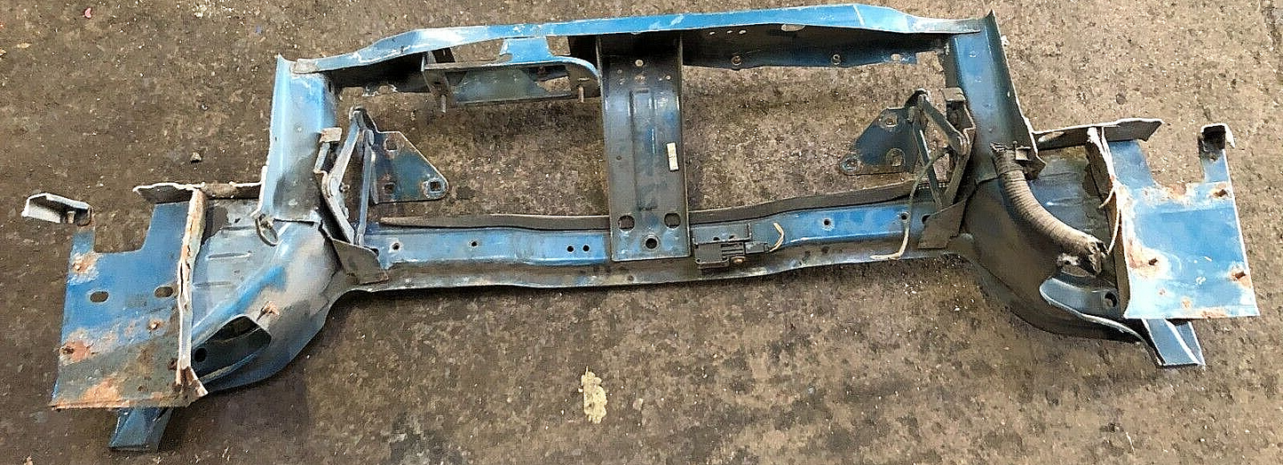 JAGUAR XK8 XKR- 1996-2005 FRONT END CROSSMEMBER / BUMPER MOUNTING CROSSBEAM CUT