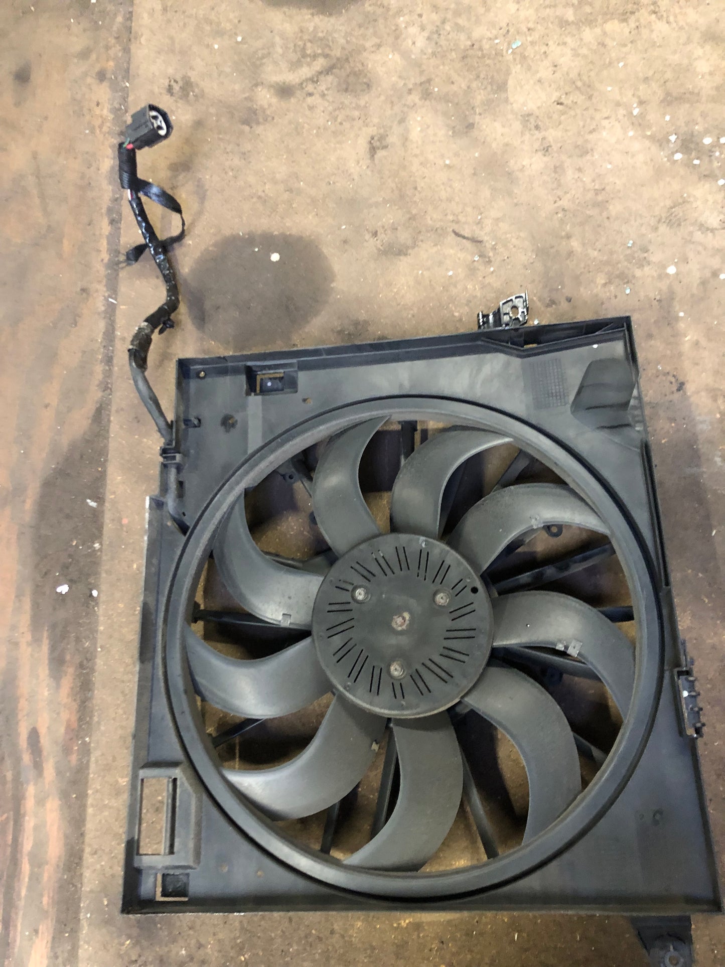 JAGUAR XF X250 2.2 DIESEL RADIATOR COOLING FAN MOTOR/COWL ASSEMBLY CX23-8C607-AC