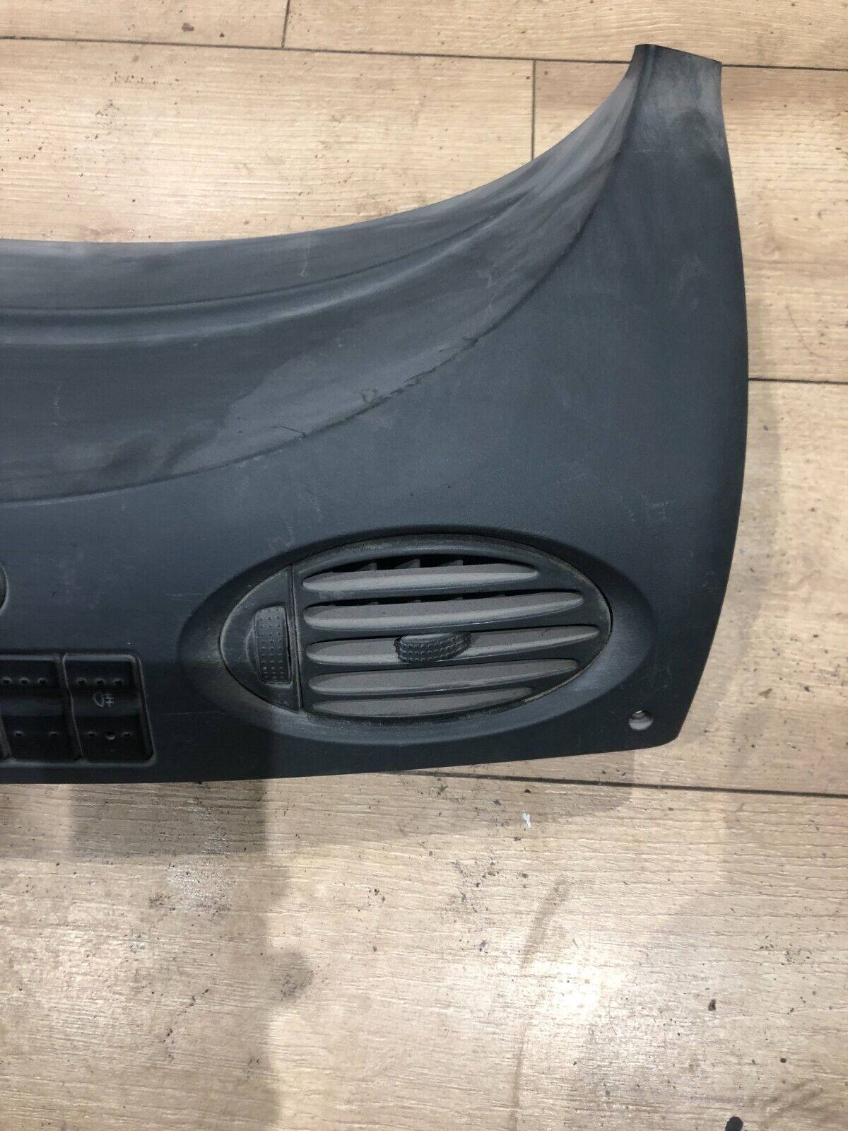 LDV Maxus - Dash Vent Facia Trim Surround (04 to 10)