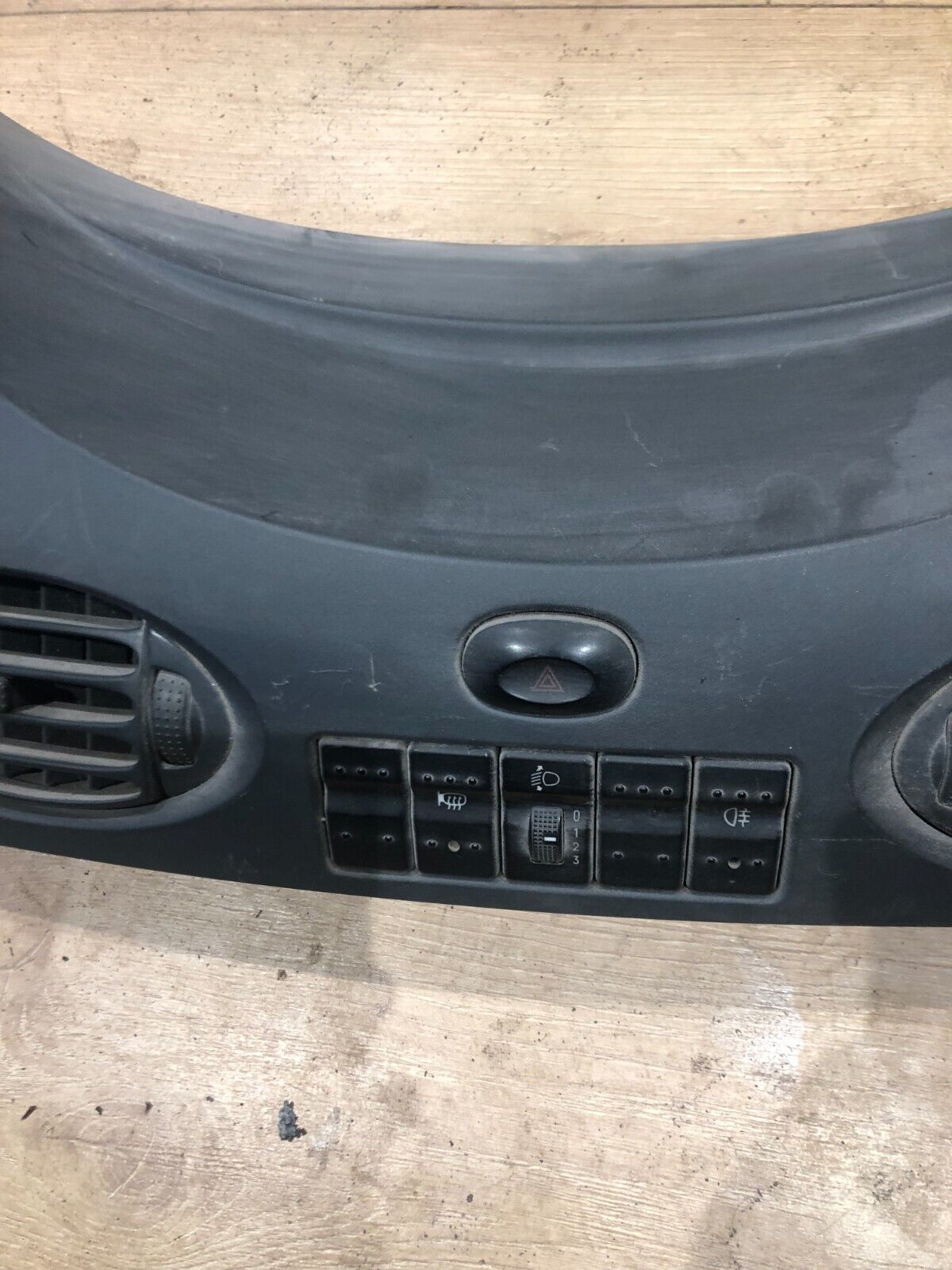 LDV Maxus - Dash Vent Facia Trim Surround (04 to 10)