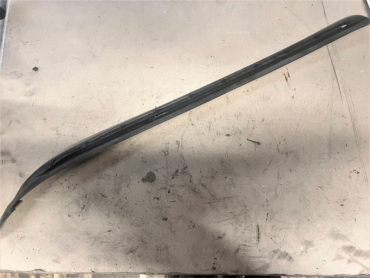 X-TYPE 2001-2010 WINDSCREEN A-POST FINISHER TRIM LEFT