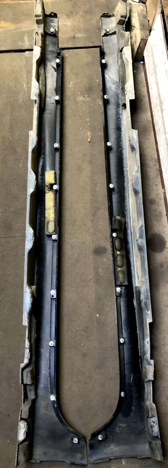 JAGUAR XF SPORT O/S & N/S SIDE SKIRT PAIR BLUE(JJX)