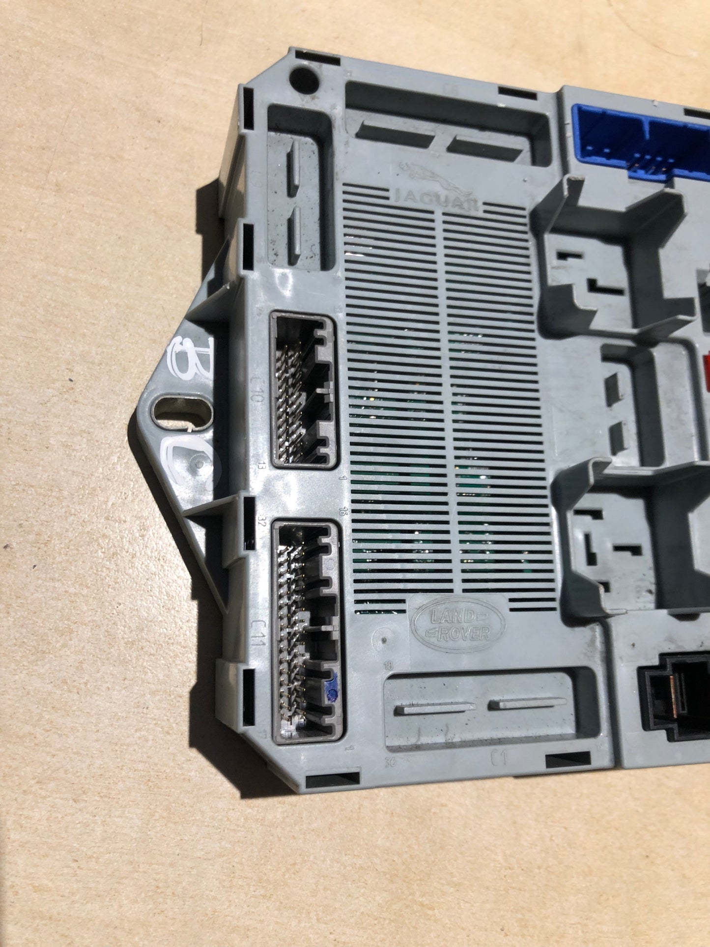 JAGUAR XF 2011-2014 REAR FUSEBOX DX23-14D628-BG (SPORTBRAKE / ESTATE ONLY)