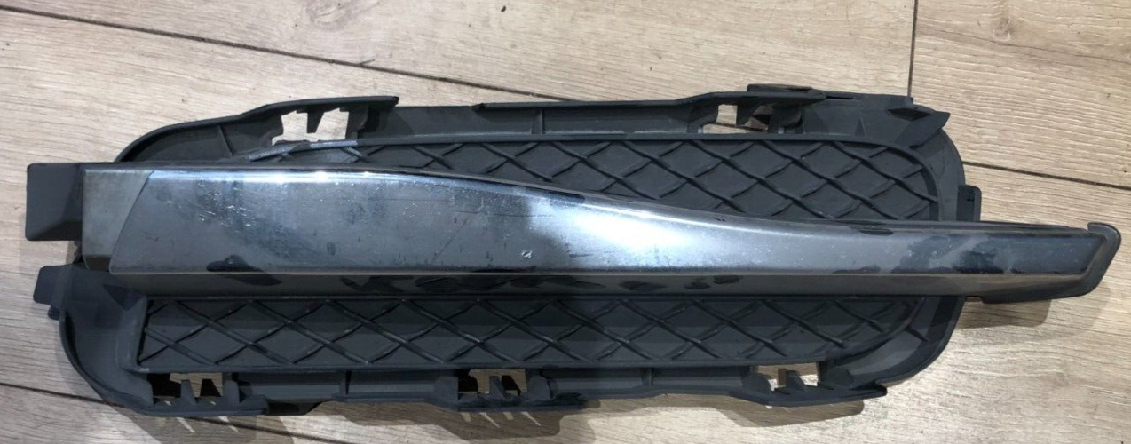 Jaguar XF X250  FRONT LEFT BUMPER AIR DUCT GRILLE INSERT(CLOSED MESH)