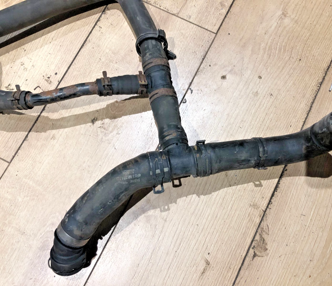 JAGUAR XF X250 2.7 TDV6 DIESEL THERMOSTAT WITH COOLANT HOSES
