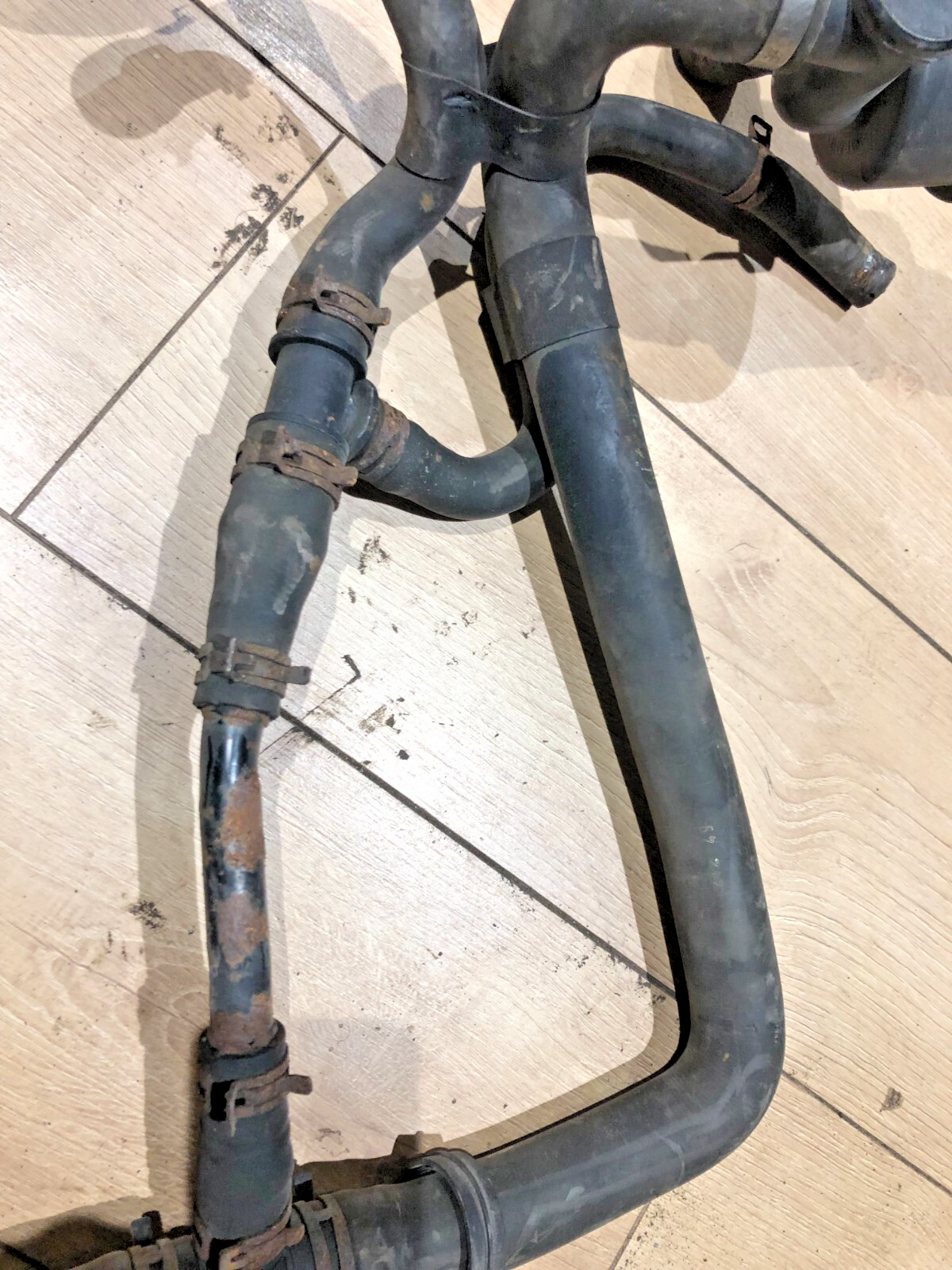JAGUAR XF X250 2.7 TDV6 DIESEL THERMOSTAT WITH COOLANT HOSES