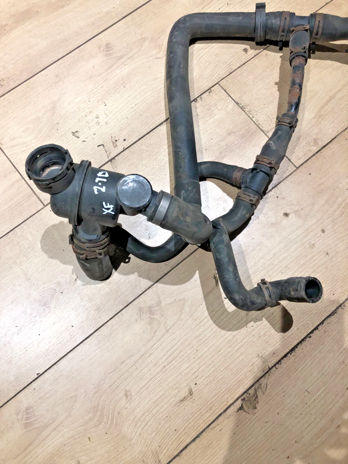 JAGUAR XF X250 2.7 TDV6 DIESEL THERMOSTAT WITH COOLANT HOSES