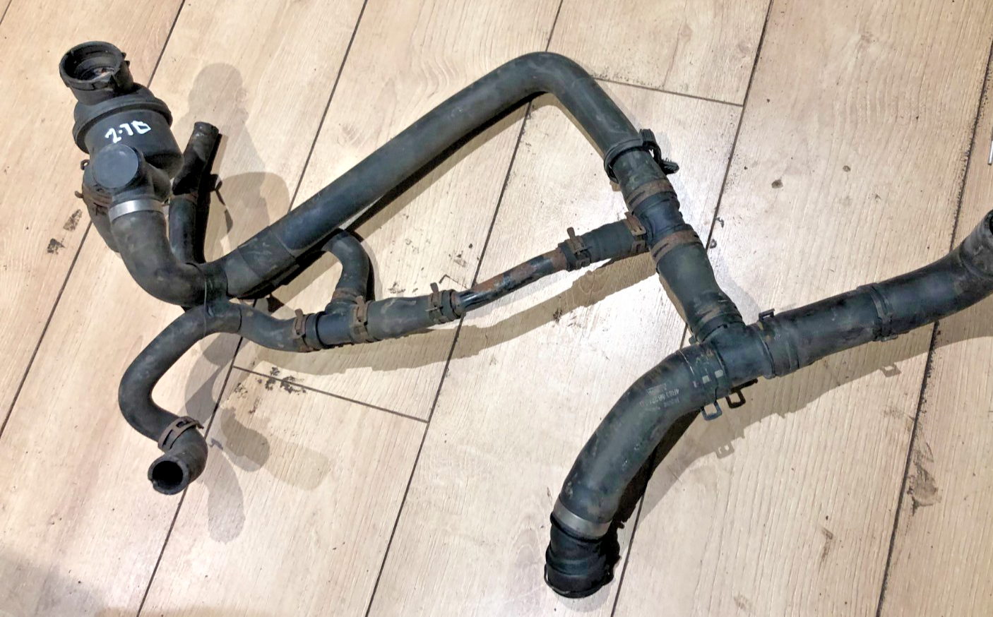 JAGUAR XF X250 2.7 TDV6 DIESEL THERMOSTAT WITH COOLANT HOSES