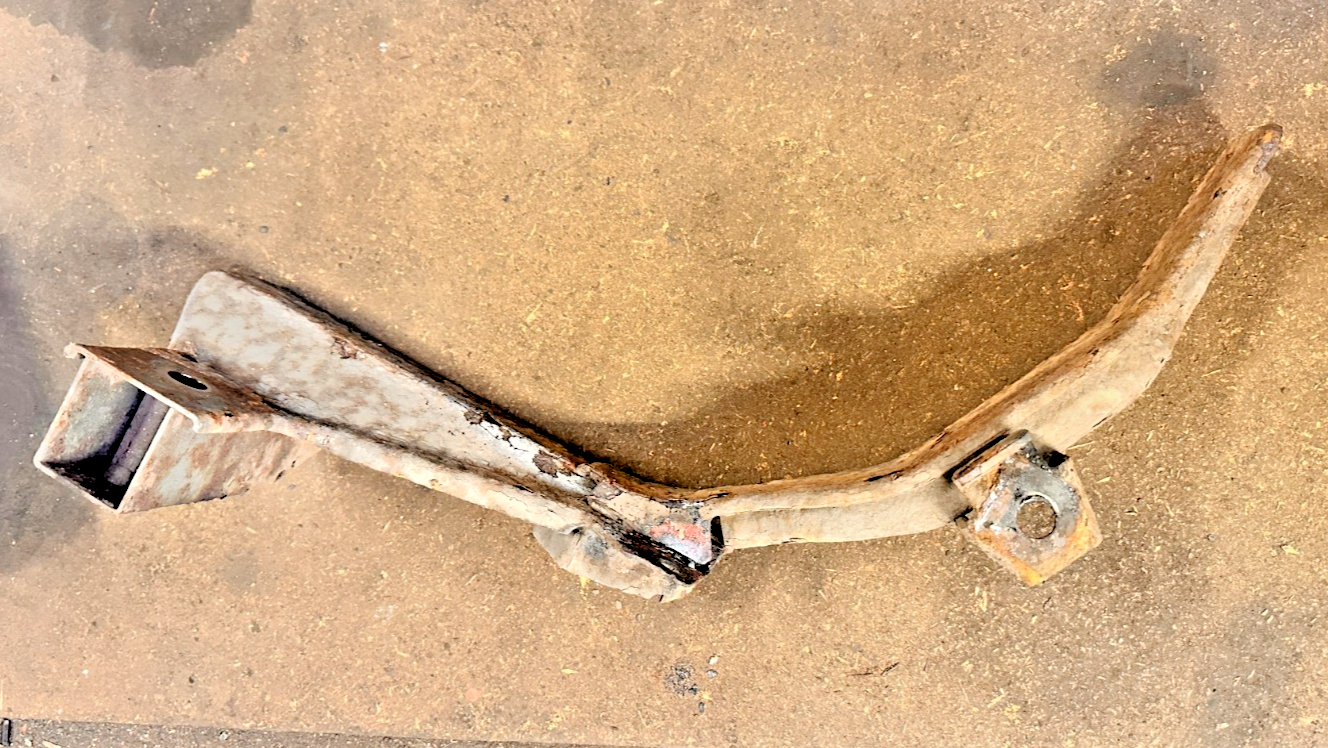JAGUAR X-TYPE ESTATE RIGHT REAR SUBFRAME BRACKET