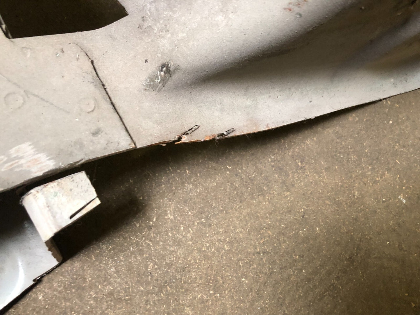 JAGUAR  XF FRONT BUMPER WING CHASSIS LEFT BRACKET ASSEMBLY 2012-15