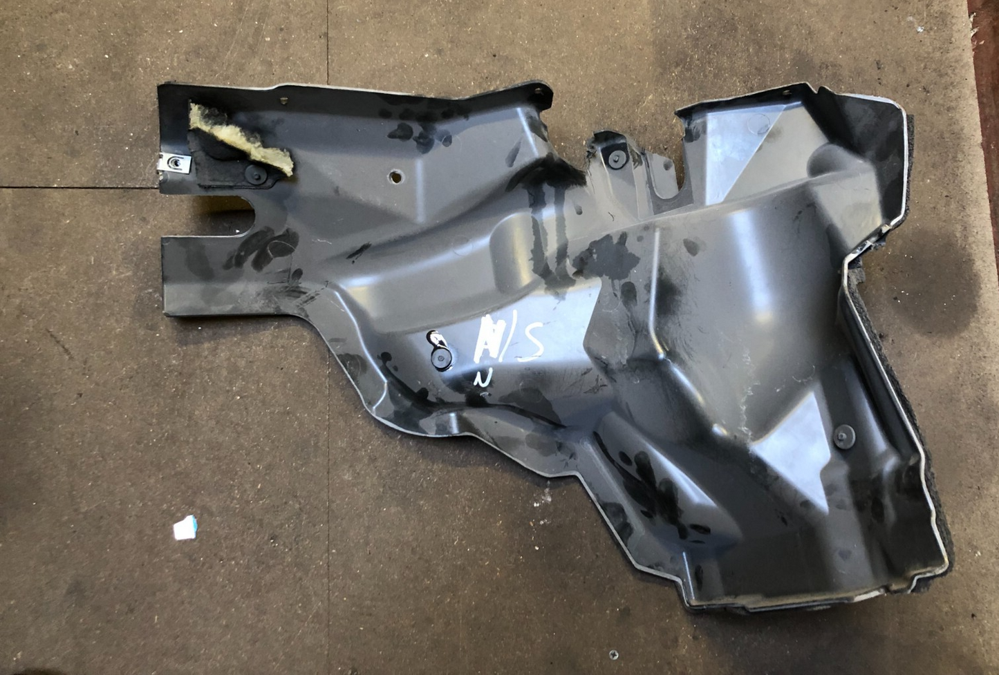 JAGUAR XE HEAT SHIELD UNDERTRAY L/R PAIR GX73-6D057/5-AC