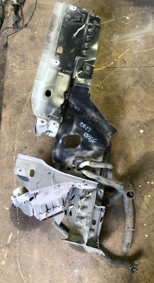 JAGUAR  XF FRONT BUMPER WING CHASSIS RIGHT BRACKET ASSEMBLY 2012-15