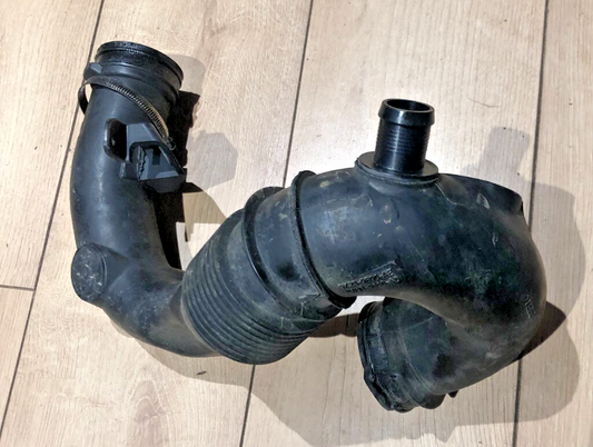 JAGUAR  XJ/XF 3.0 DIESEL AIR INTAKE PIPE  9X23-9690-AE