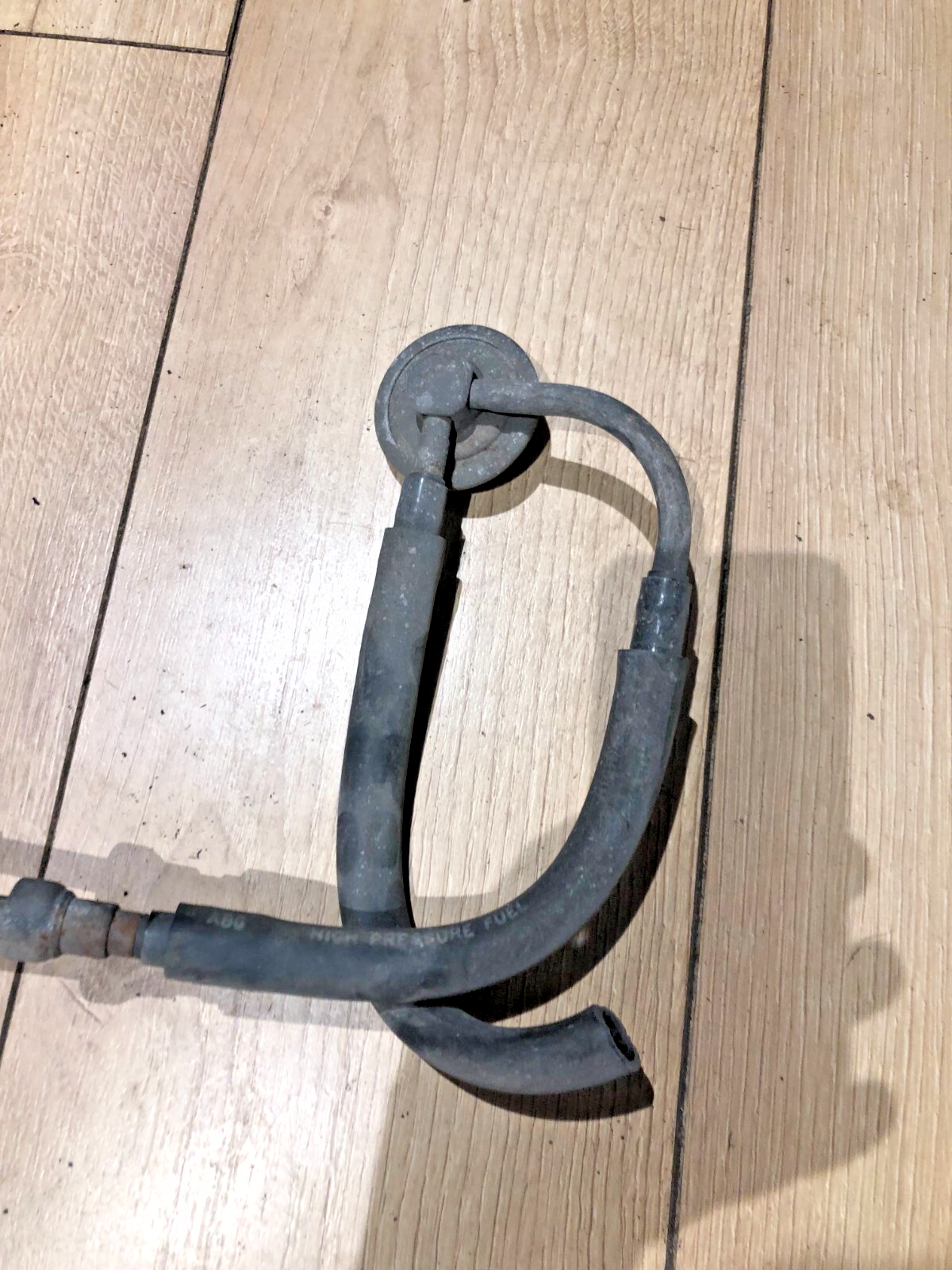 Jaguar XJ8 / XK8 1998-2002 3.2 / 4.0 V8 FUEL RAIL INJECTOR ASSEMBLY -