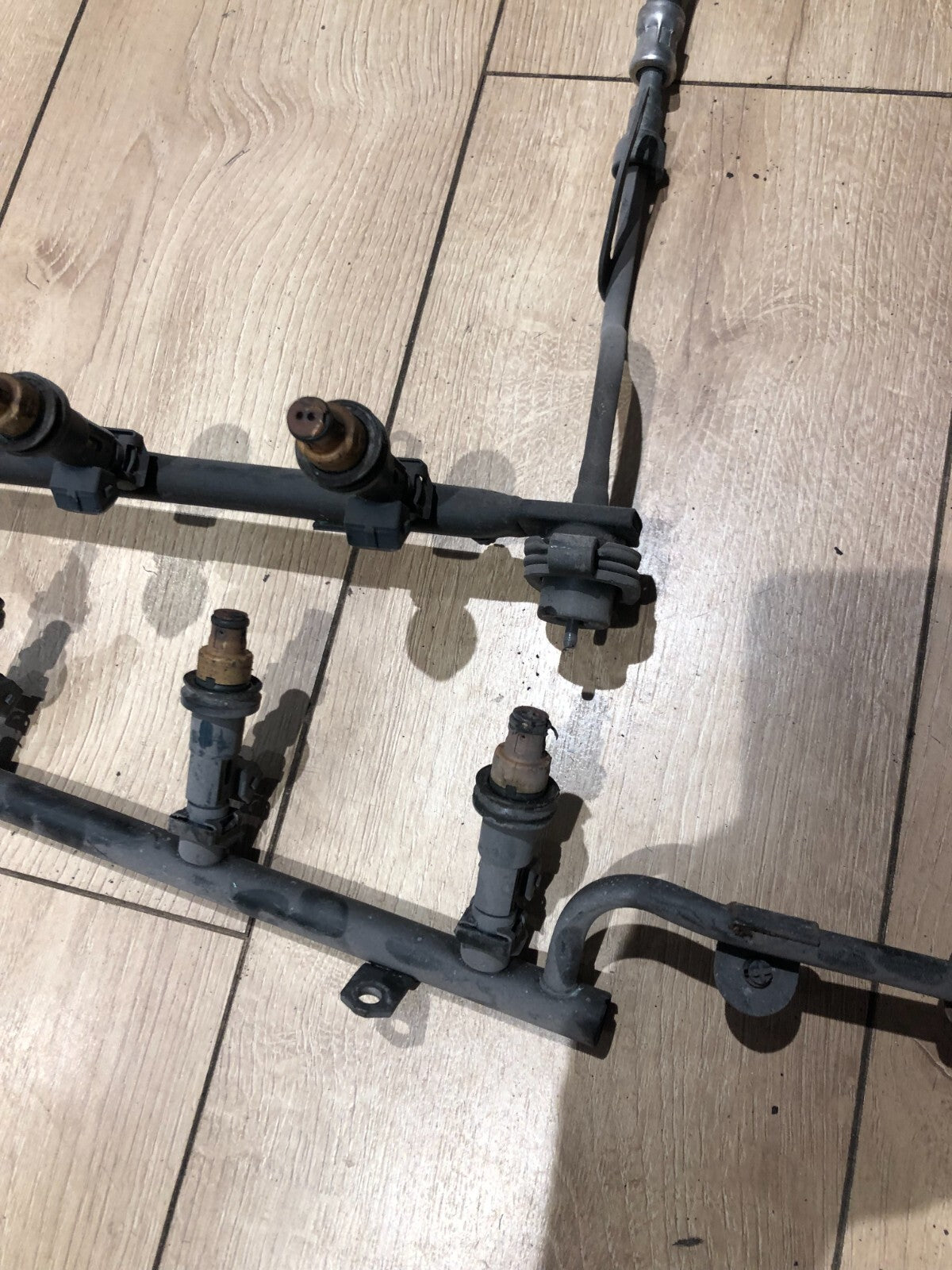 Jaguar XJ8 / XK8 1998-2002 3.2 / 4.0 V8 FUEL RAIL INJECTOR ASSEMBLY -