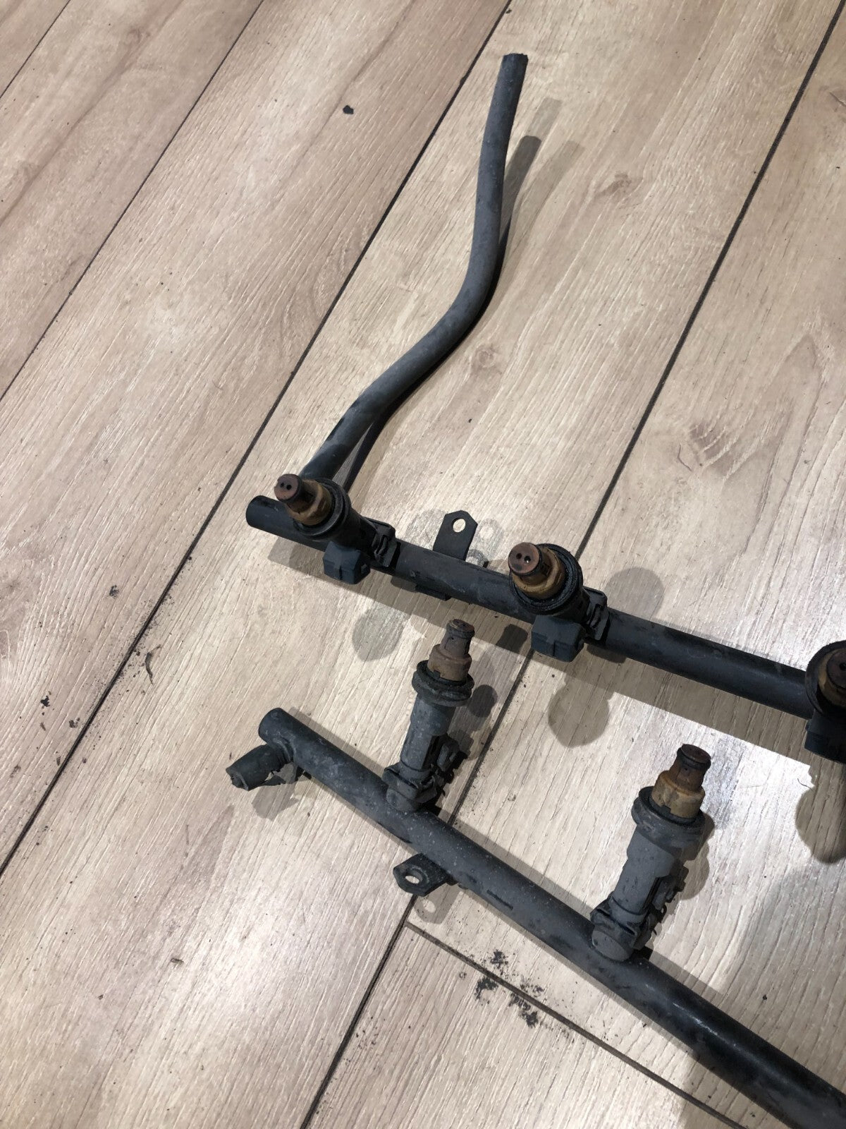 Jaguar XJ8 / XK8 1998-2002 3.2 / 4.0 V8 FUEL RAIL INJECTOR ASSEMBLY -