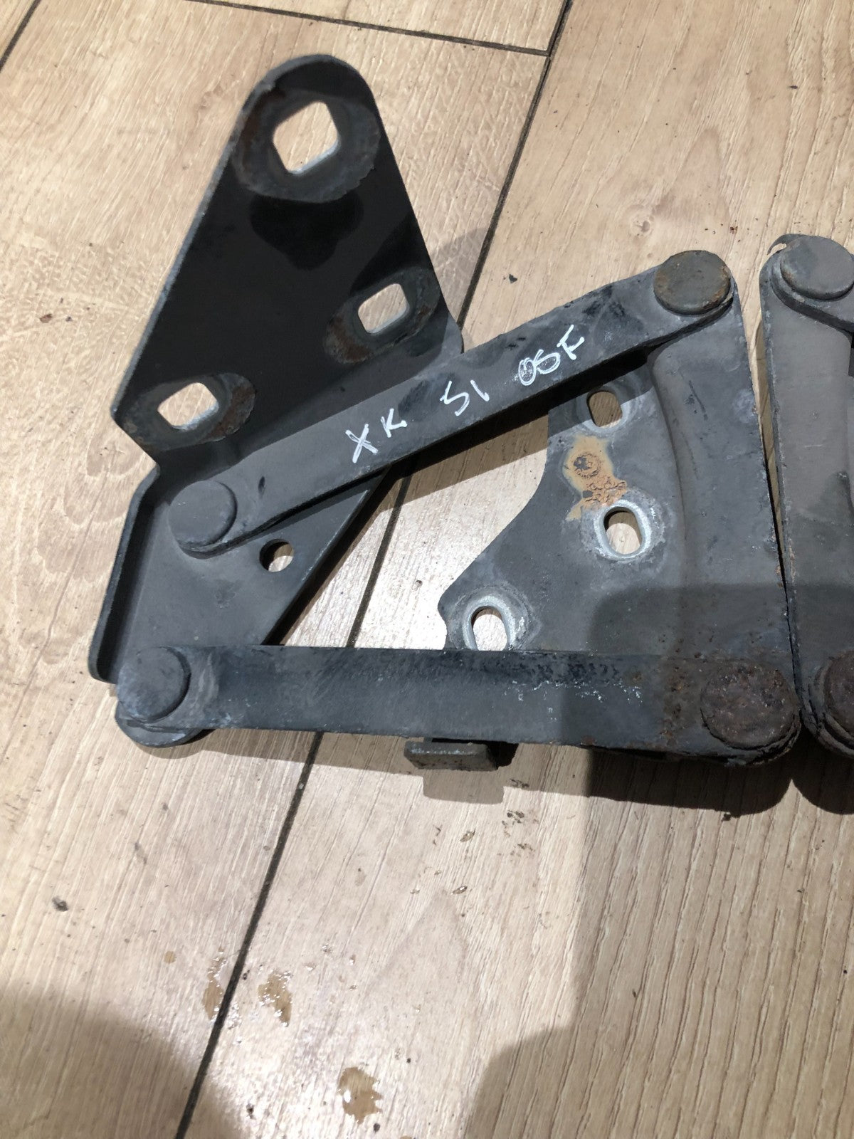 JAGUAR XK8 XKR 1996-2006 BONNET HINGE SET