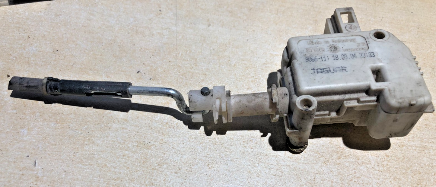 JAGUAR S-TYPE FUEL DOOR LOCK ACTUATOR 4R83-F9C070-AC