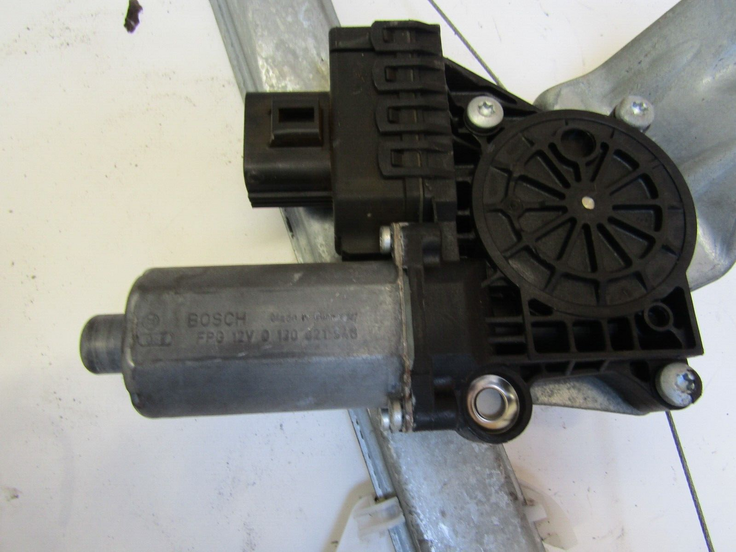 JAGUAR X-TYPE ESTATE DRIVERS RIGHT REAR QUARTER GLASS WINDOW