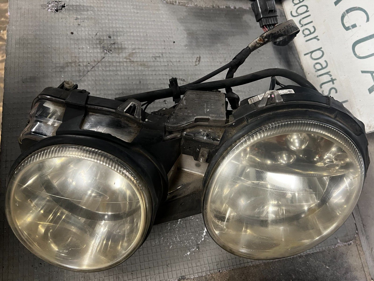 JAGUAR S-TYPE 1999-2007 PASSENGERS SIDE HEADLIGHT/LAMP + NEW ABS ADJUSTERS