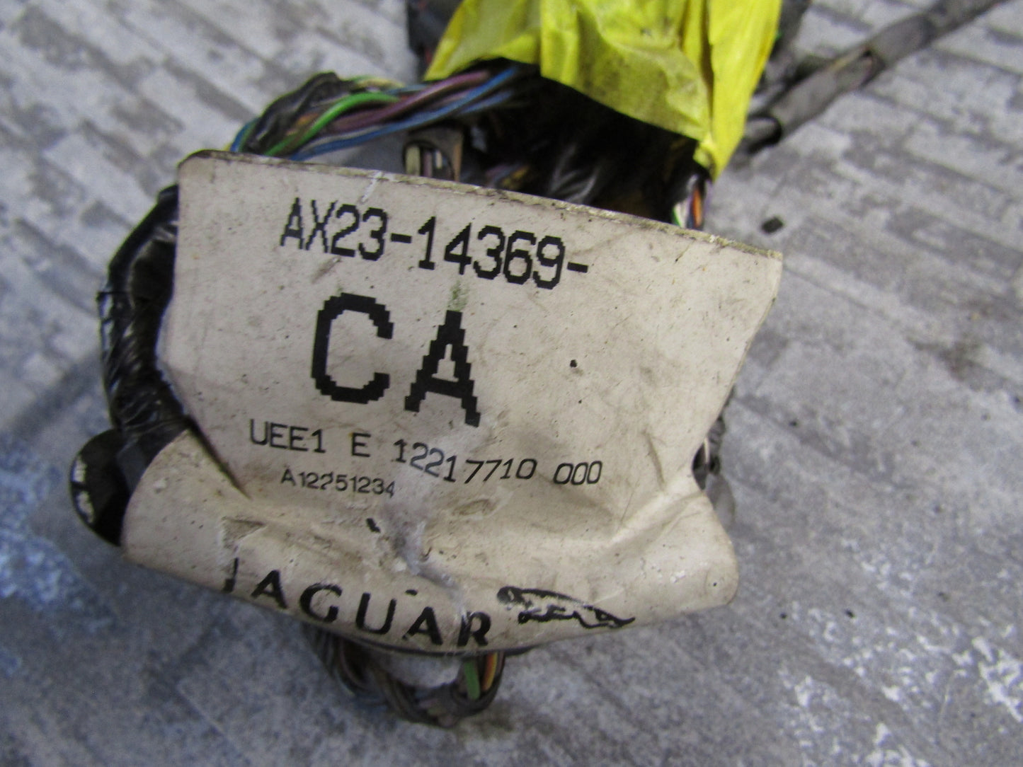 JAGUAR XF X250 3.0 D Front Parking Sensor Kit Wiring Loom AX23-14369-CA/CB