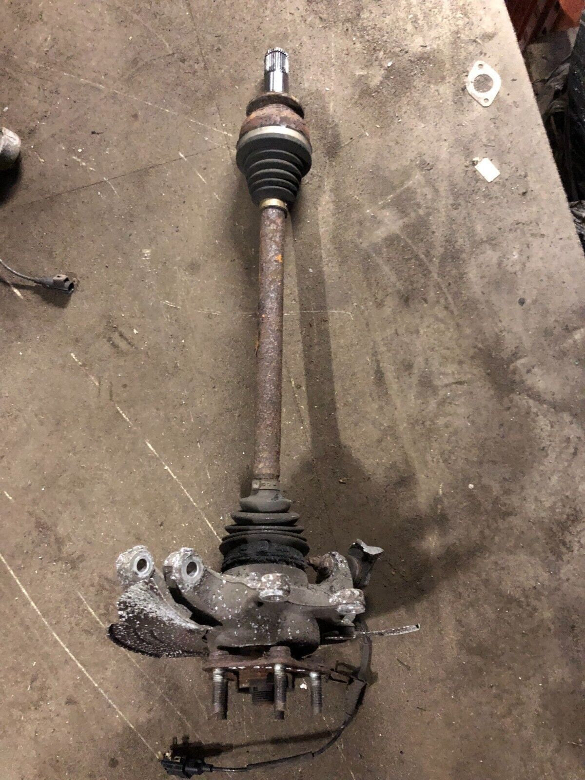 JAGUAR XF X250 3.0 DIESEL N/S/R REAR DRIVESHAFT HUB ASSEMBLY