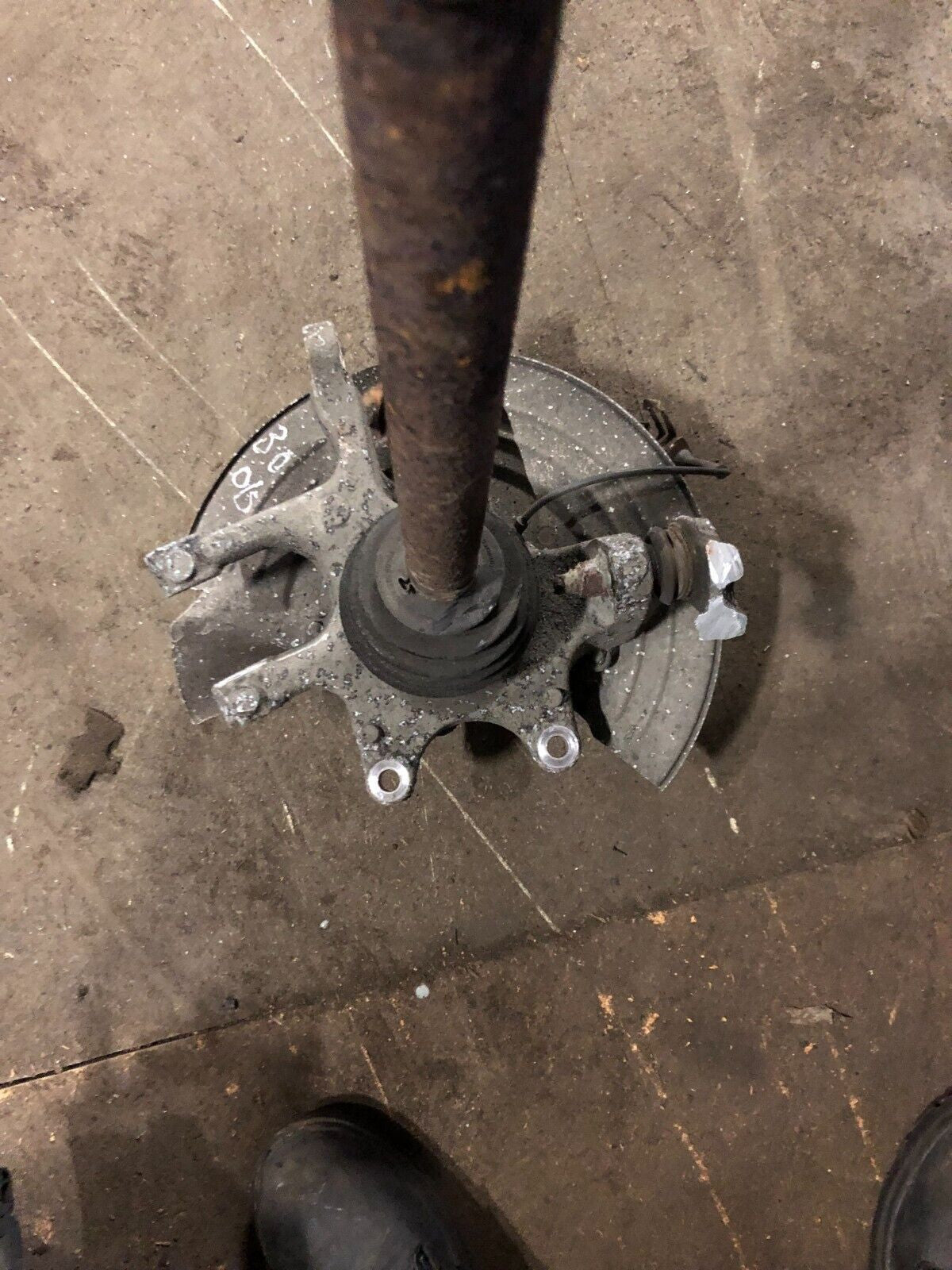 JAGUAR XF X250 3.0 DIESEL N/S/R REAR DRIVESHAFT HUB ASSEMBLY