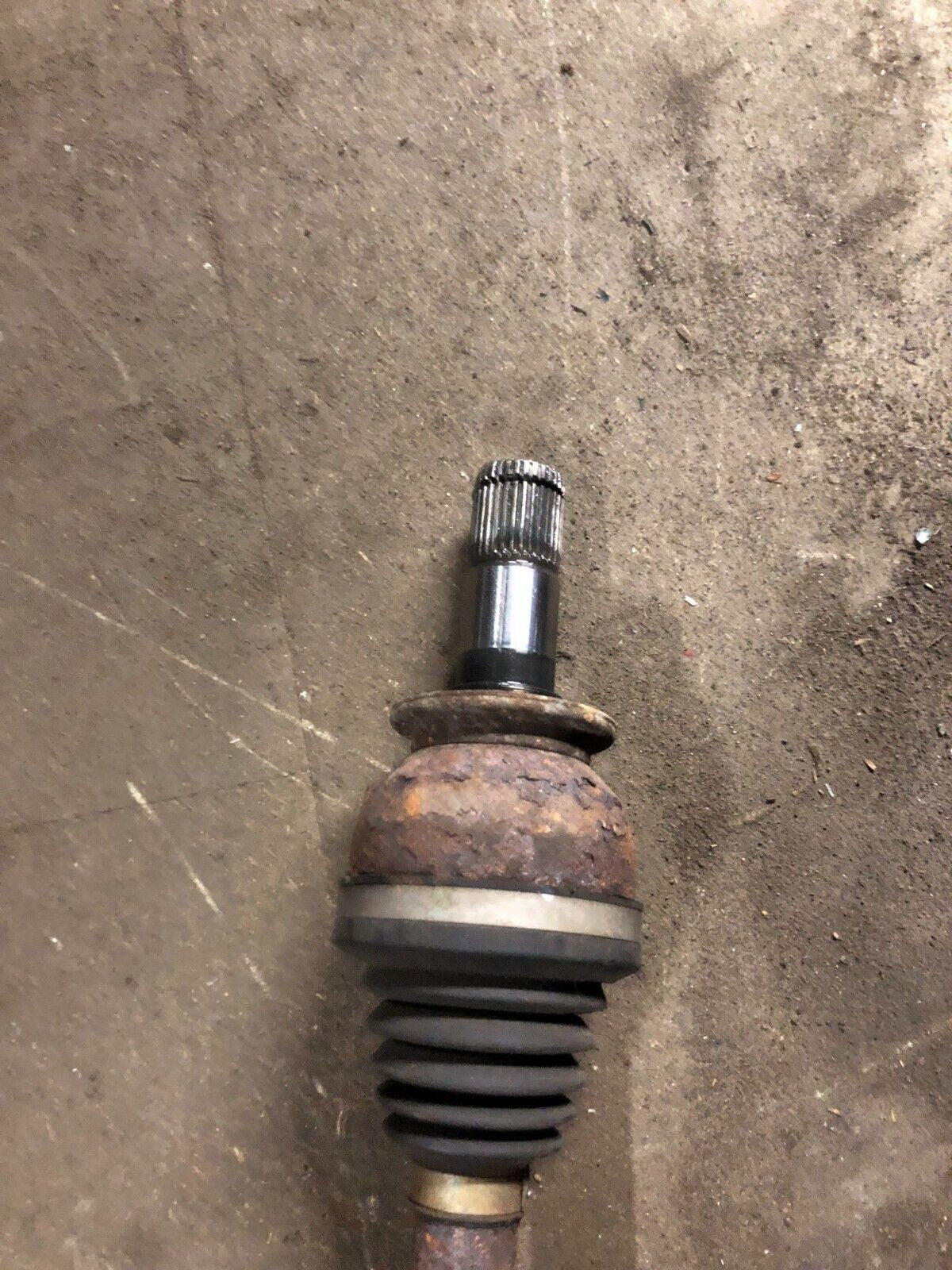 JAGUAR XF X250 3.0 DIESEL N/S/R REAR DRIVESHAFT HUB ASSEMBLY