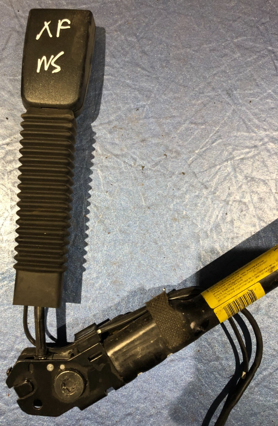 JAGUAR XF nearside Front Seatbelt Belt Buckle Pre Tensioner