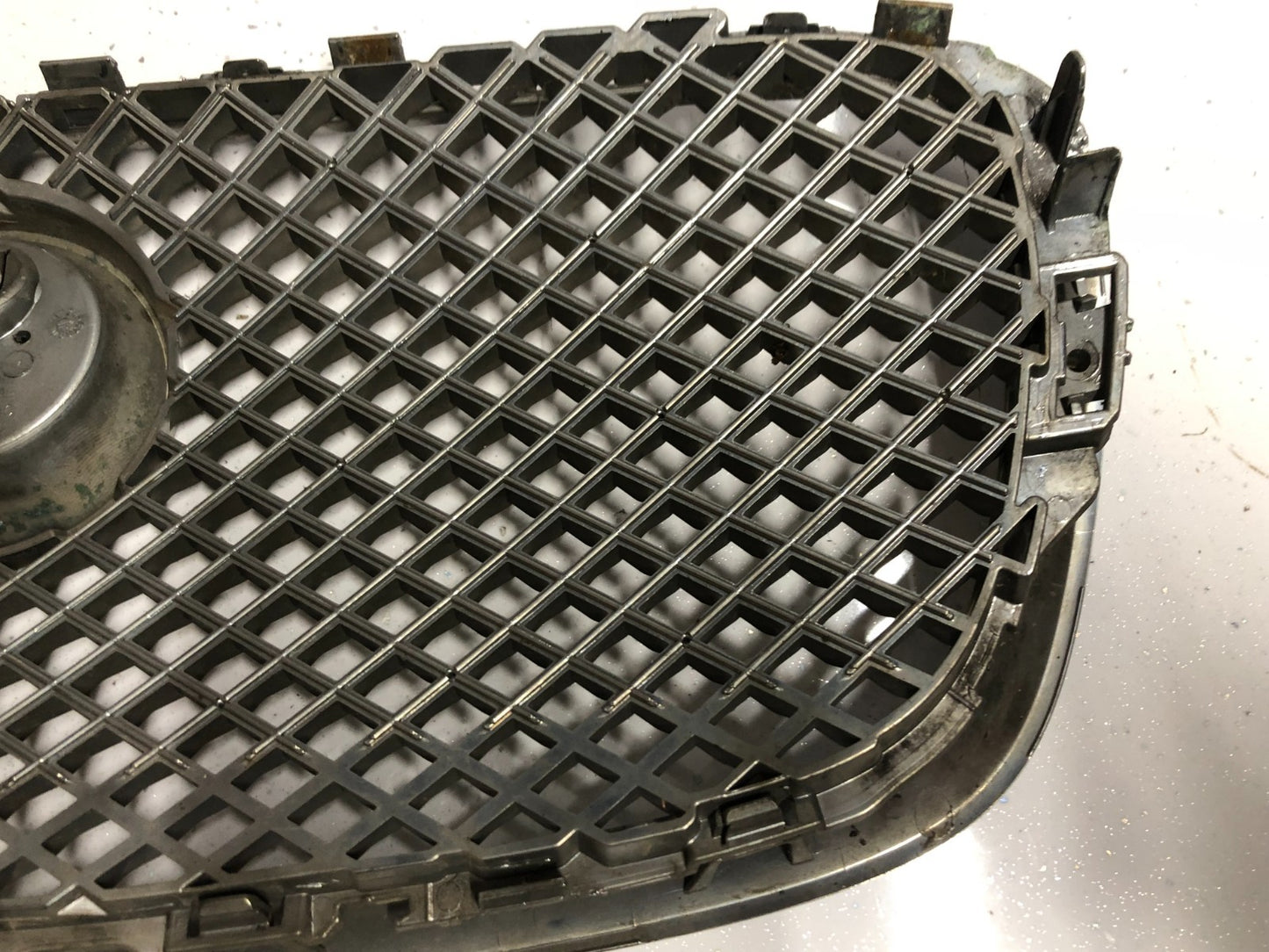 JAGUAR XF 2008-2011 CHROME MESH GRILLE WITH CHROME SURROUND 8X23-8A100
