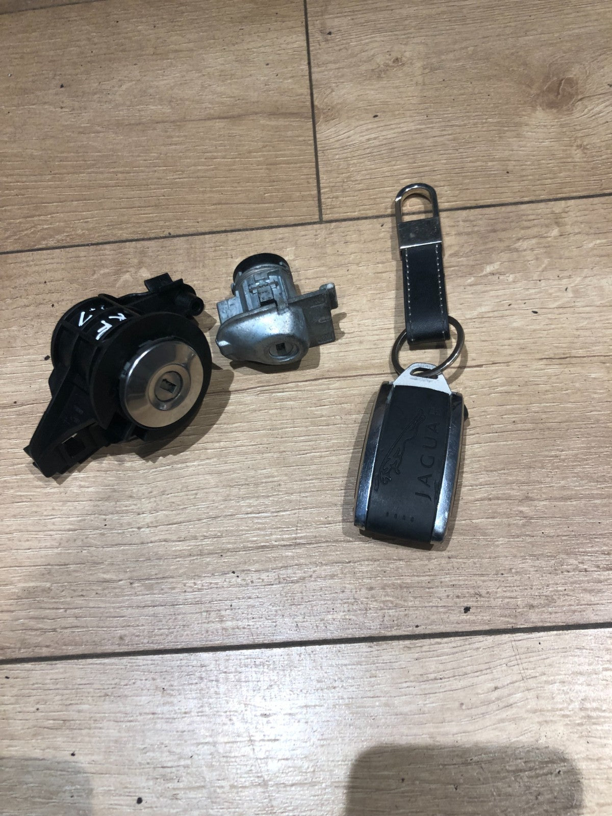 JAGUAR XF LOCK SET
