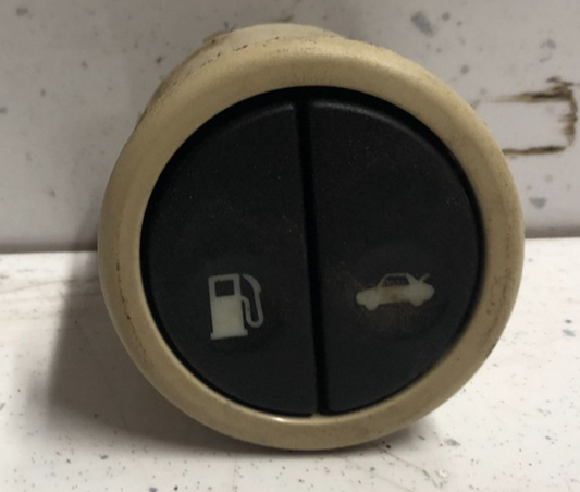 JAGUAR XK8 XKR 1996-2006 FUEL FLAP / BOOT RELEASE SWITCH