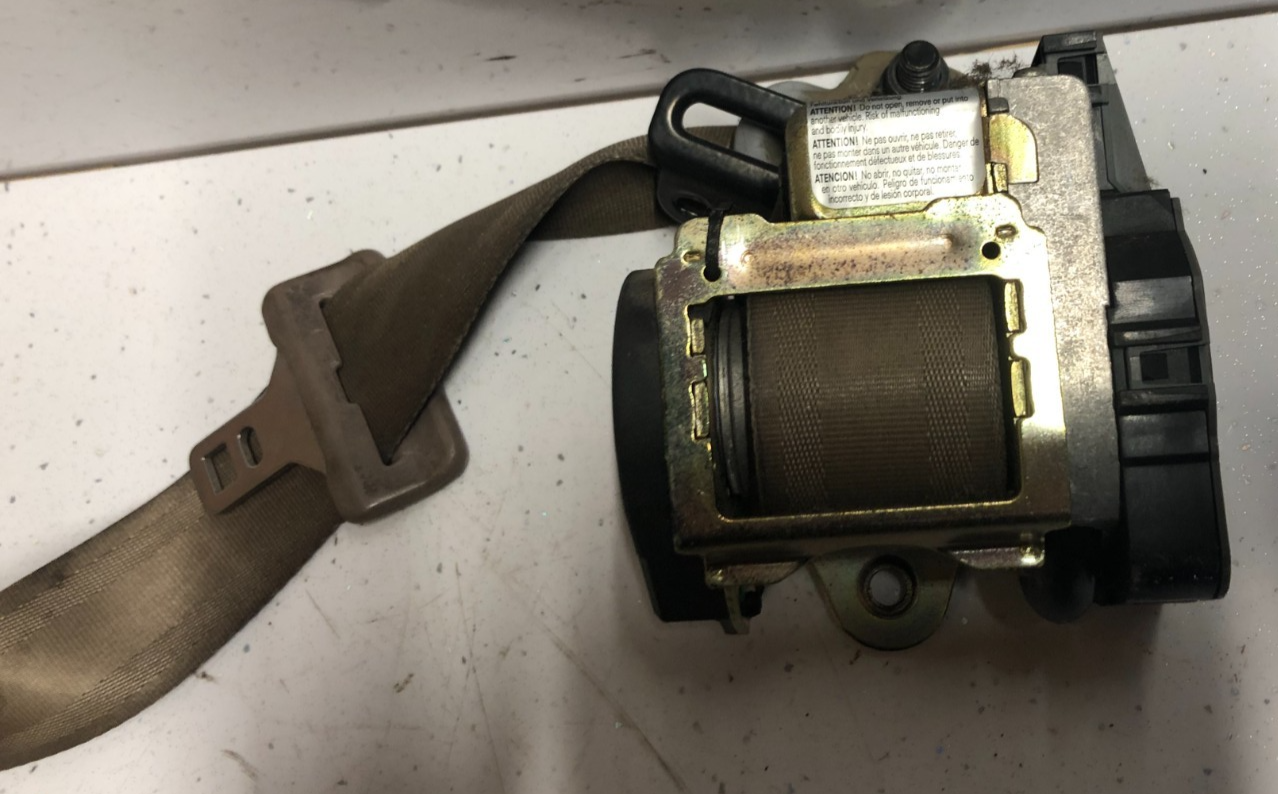 JAGUAR XK8 XKR 2000-2002 DRIVERS SEAT BELT (COUPE/RHD) OATMEAL