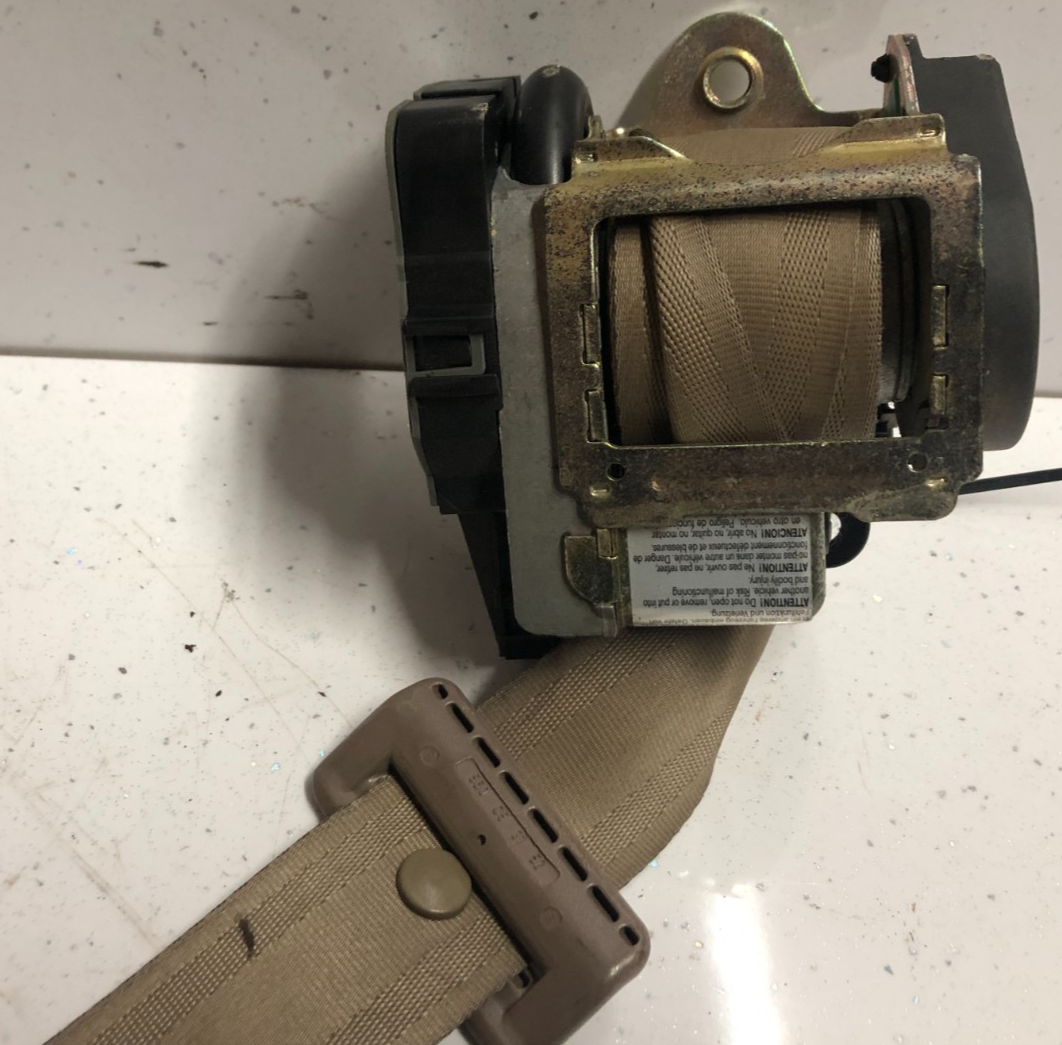 JAGUAR XK8 XKR 2000-2002 PASSENGERS SEAT BELT (COUPE/RHD) OATMEAL