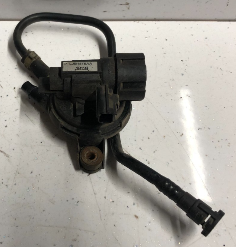 JAGUAR XK8 XKR 2000-2002 PURGE VALVE LJB1515AA