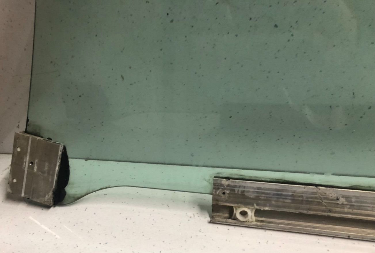 Jaguar XK8 XKR CONVERTIBLE 1996-2006 FRONT RIGHT WINDOW GLASS