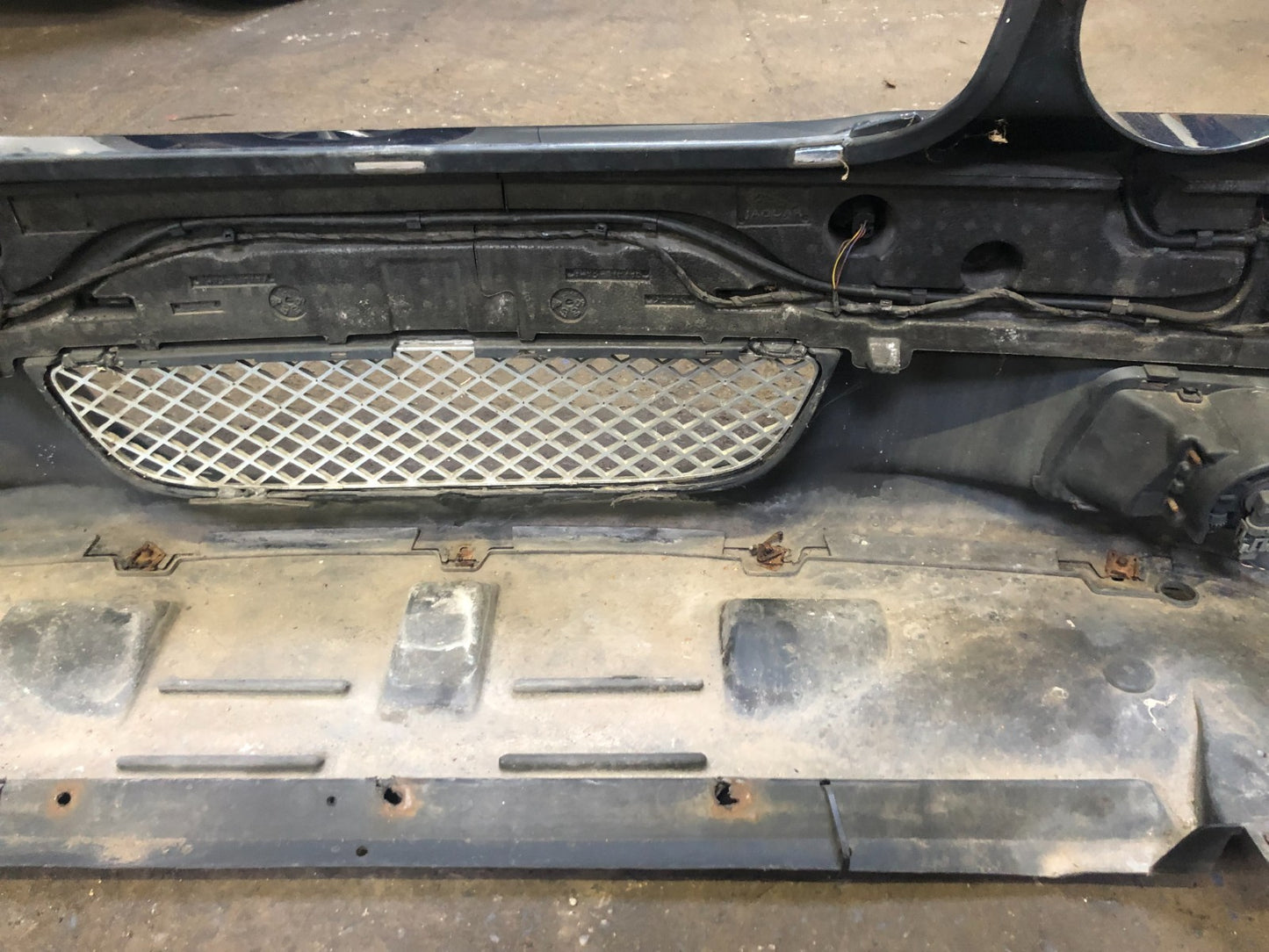 JAGUAR XJ X350 FACELIFT BUMPER COMPLETE 08-09