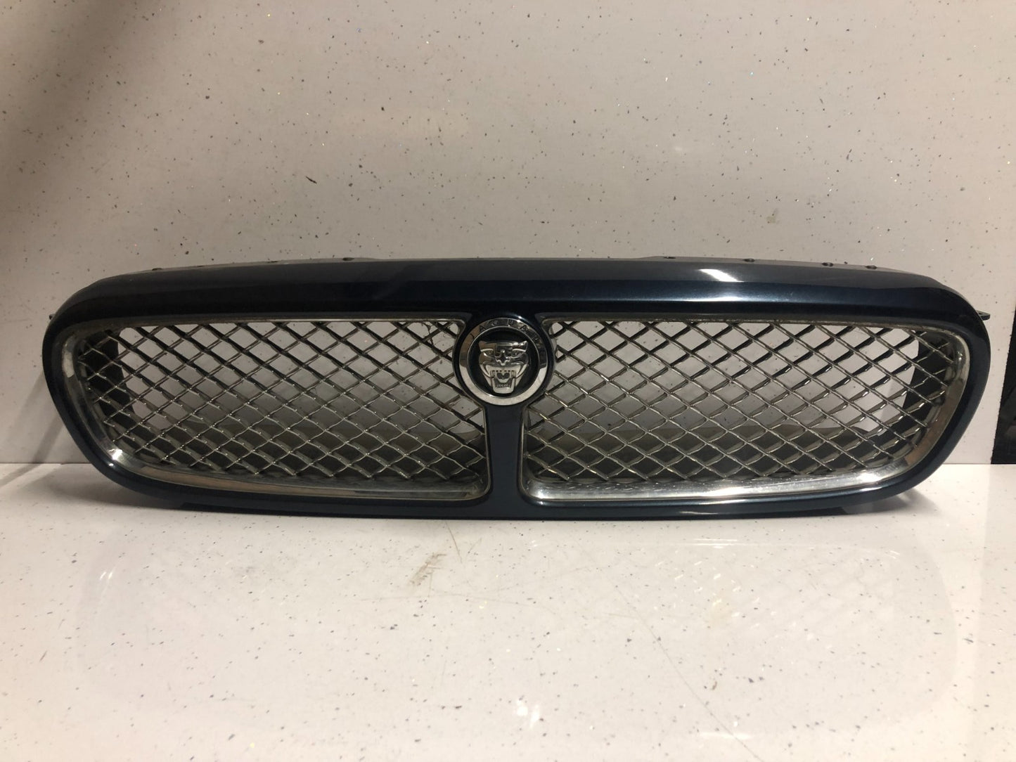 JAGUAR XJ X350 GRILLE FACELIFT 08-09