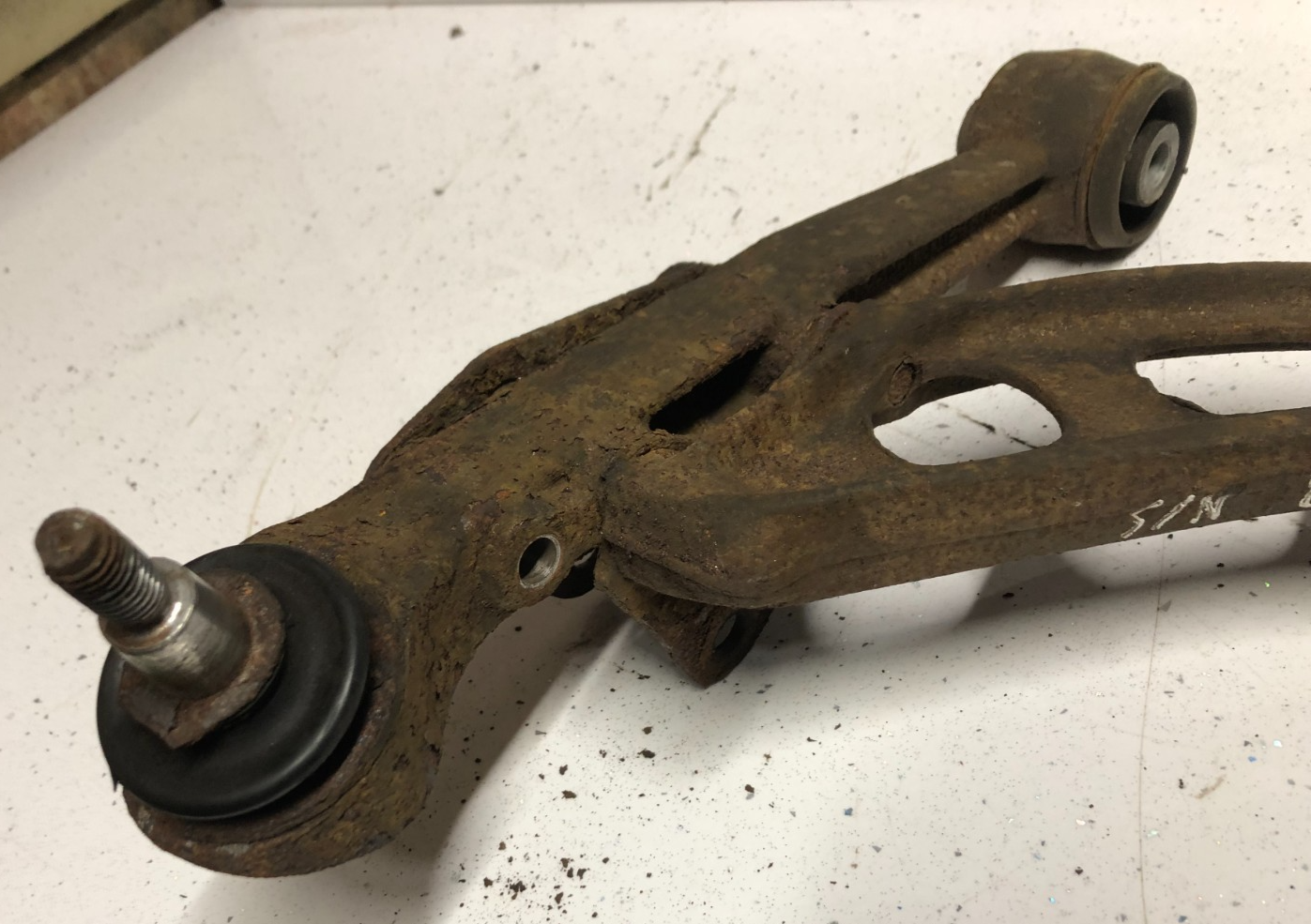 Jaguar XK8 XKR 1996-2006 FRONT LEFT LOWER LATERAL WISHBONE ARM + BALL JOINT