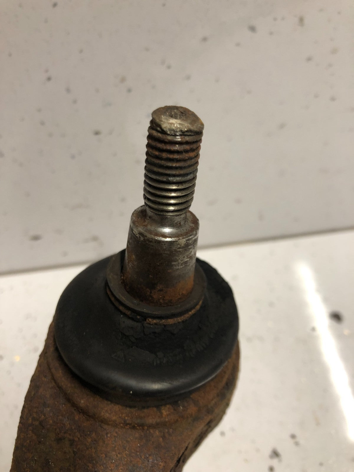 Jaguar XK8 XKR 1996-2006 FRONT RIGHT LOWER LATERAL WISHBONE ARM + BALL JOINT