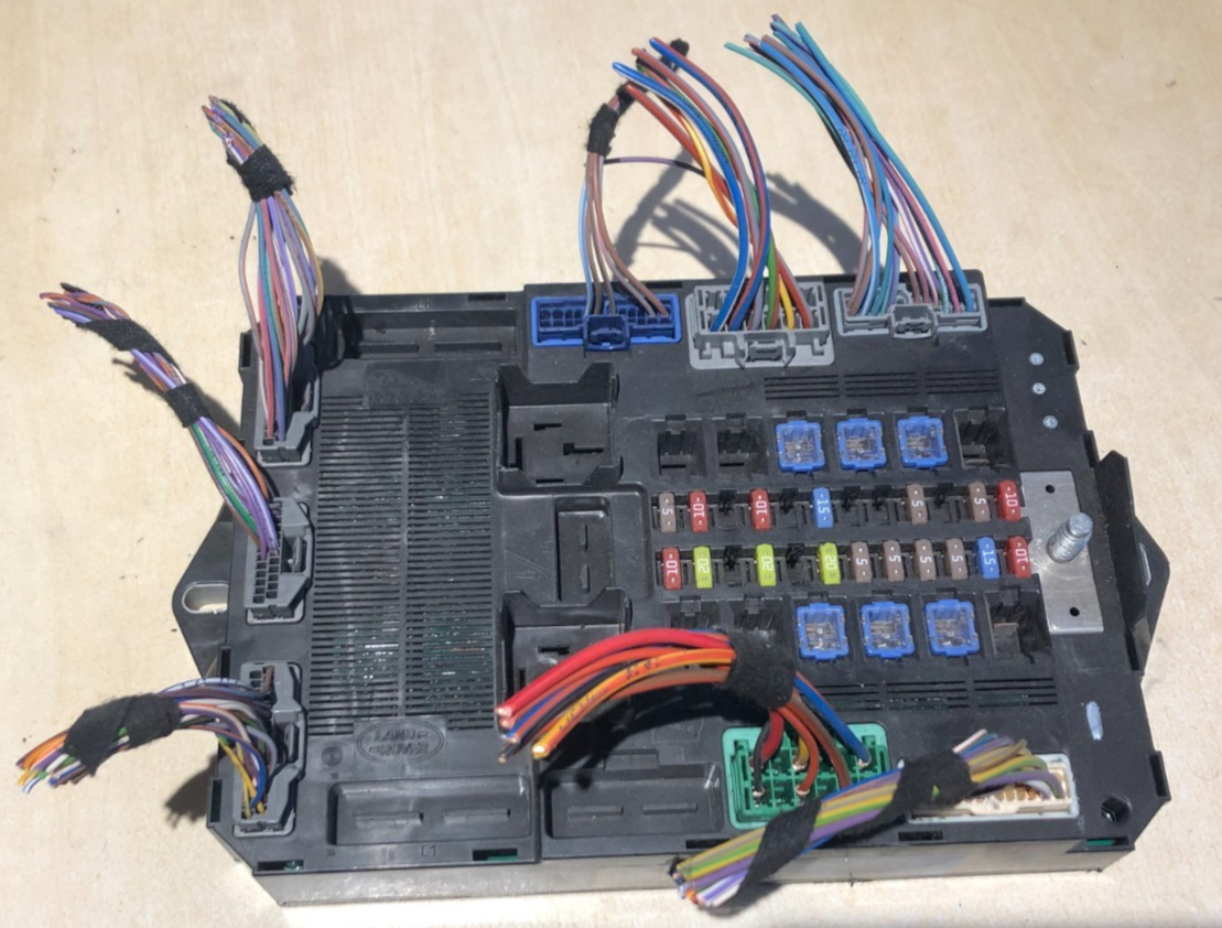 Jaguar XF / XFR 2010-2012 FRONT SMART JUNCTION FUSEBOX CX23-14B476-AG