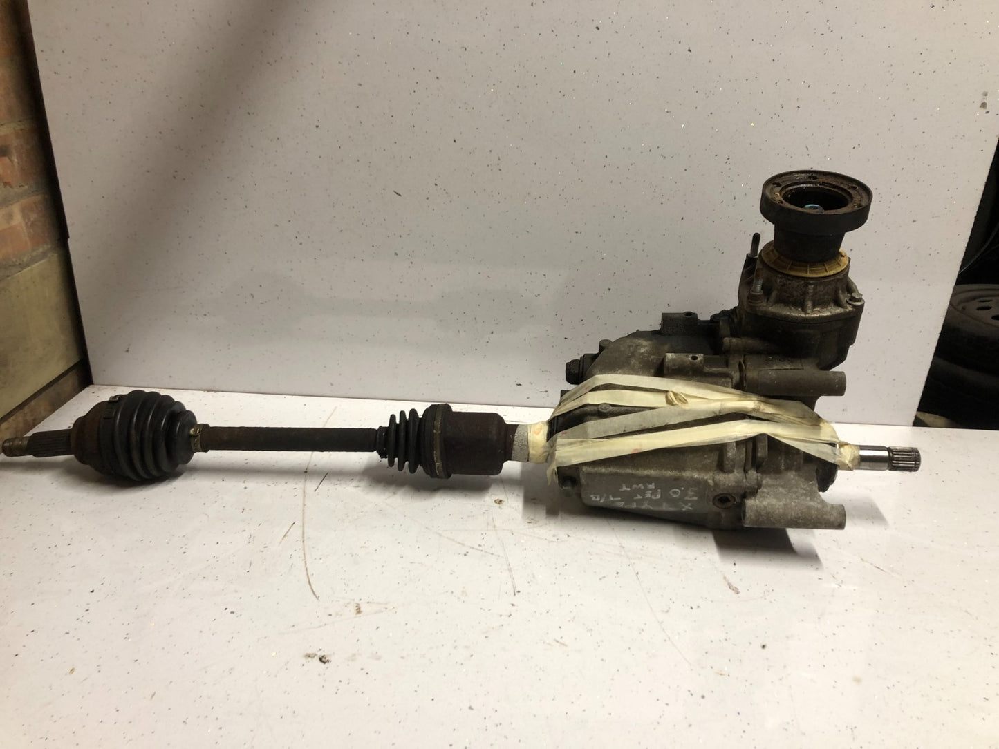 Jaguar X Type 2.5 Petrol V6 Auto Transfer Box  WITH DRIVESHAFT