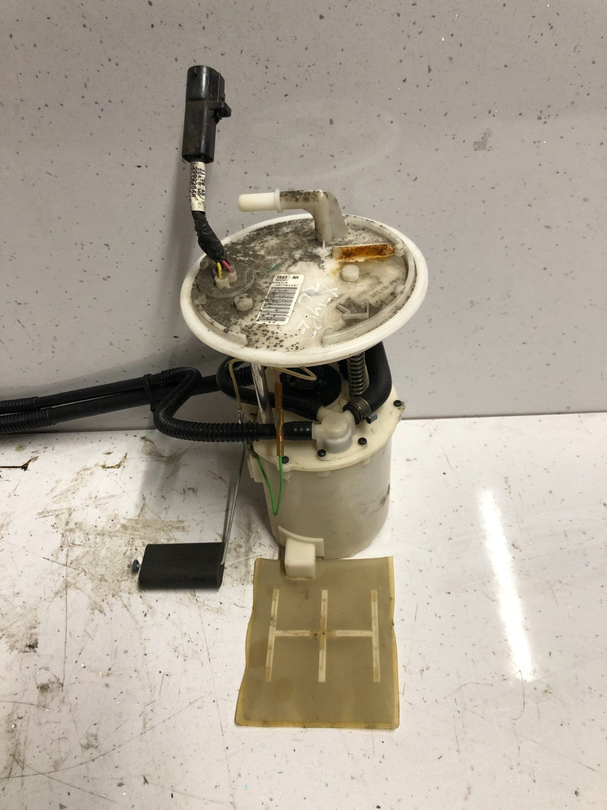 Jaguar X-TYPE 2.5 / 3.0 2001-2010 FUEL PUMP