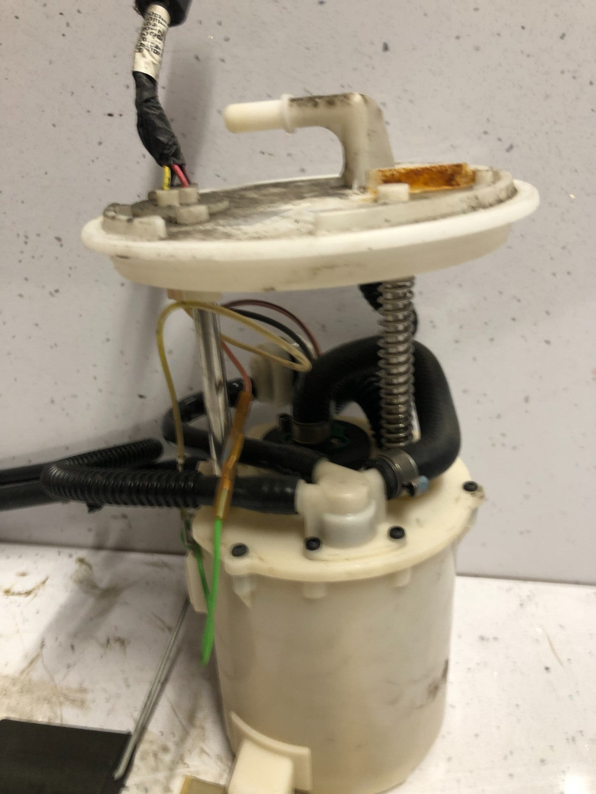 Jaguar X-TYPE 2.5 / 3.0 2001-2010 FUEL PUMP