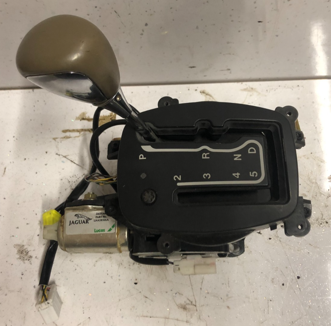 JAGUAR XK8 4.2 PETROL AUTO GEAR STICK SHIFTER LNA5850AA 2002-2005