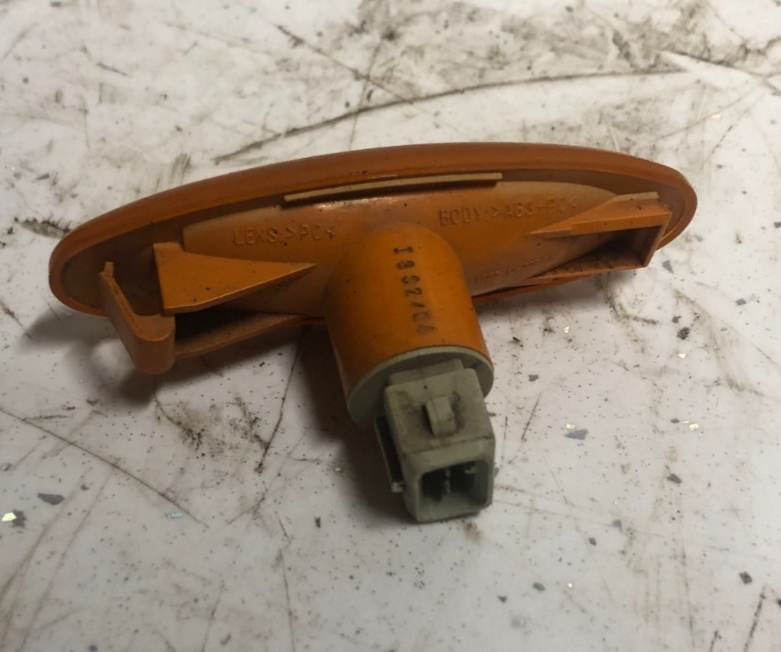 Jaguar XK8 XKR 1996-2006 FRONT WING DIRECTION INDICATOR SIDE REPEATER LAMP