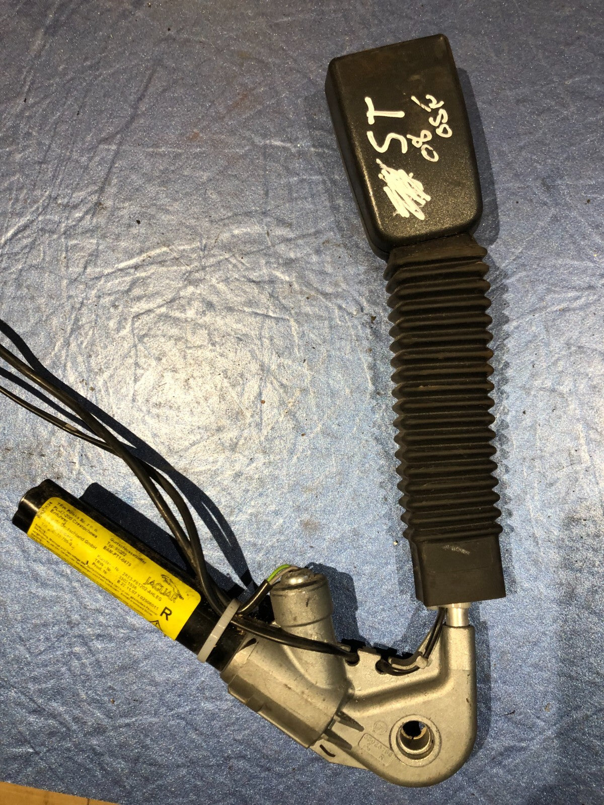 JAGUAR  S TYPE offside Front Seatbelt Pre Tensioner